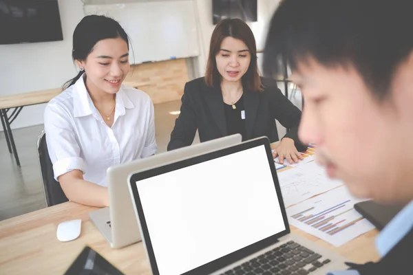 Buen Trabajo Equipo Estrategia Lugar Trabajo Reunión Empresarios Para Discutir —  Fotos de Stock