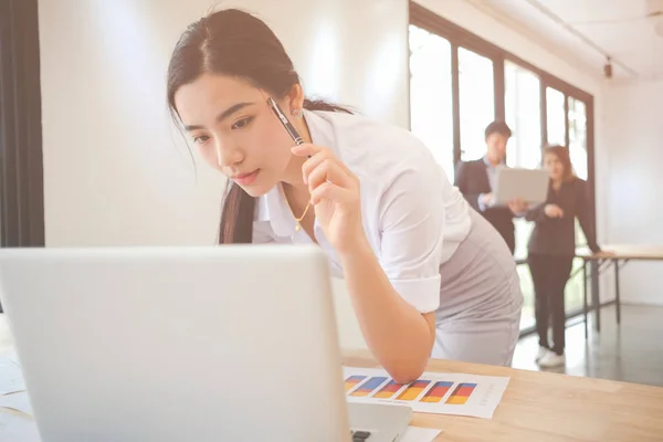 Buen Trabajo Equipo Estrategia Lugar Trabajo Reunión Empresarios Para Discutir — Foto de Stock