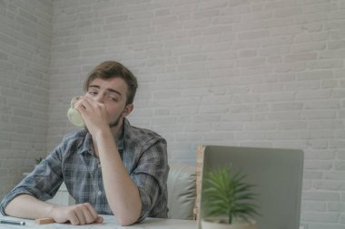 Yeni proje ve kavram çalışkan genç mimar