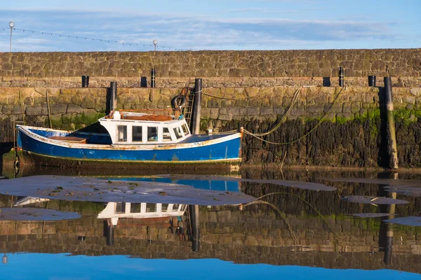 Reflectie Van Een Boot Zee — Stockfoto