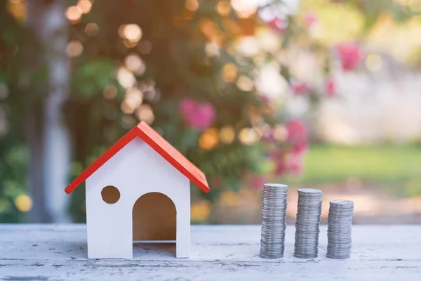 Economizando Dinheiro Para Investir Uma Casa Propriedade Futuro — Fotografia de Stock