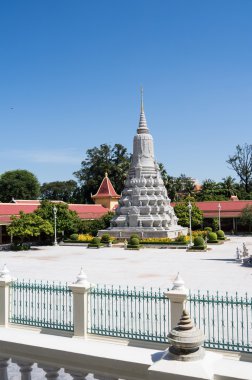 Phnom Penh Tapınağı, Altın Şehir Tapınağı (Wat Xieng tanga). Kraliyet Sarayı, gümüş Pagoda ve Toul Sleng