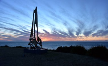 Sydney, Avustralya - 4 Kasım 2018. Penelope Forlano: kontrapuanta. Heykel deniz kenarında Coogee sahil yürüyüş için Bondi tarafından dünyanın en büyük ücretsiz kamusal alanlardaki eserlerinden sergiler.