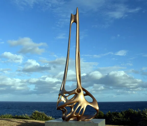 Escultura ao longo de Bondi para Coogee passeio costeiro — Fotografia de Stock