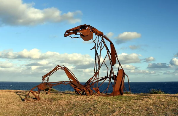 Escultura ao longo de Bondi para Coogee passeio costeiro — Fotografia de Stock