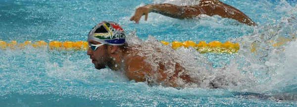 2016 オリンピックと世界のチャンピオンのスイマー チャド Rsa 男子バタフライ 100 予選ヒートで泳ぐ Fina 競泳ワールド カップ — ストック写真