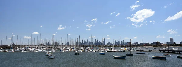 Melbourne skyline from St Kilda (Victoria Australia) — Stock Photo, Image
