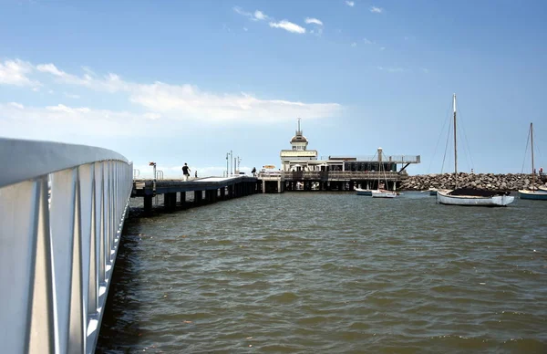 Pier St Kilda em Melbourne . — Fotografia de Stock