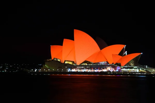 Ópera de Sydney y reflexiones de cristal — Foto de Stock
