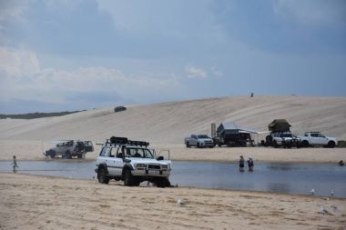 4WD araba Crokers creek at