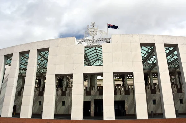 La histórica Casa del Parlamento de Australia — Foto de Stock