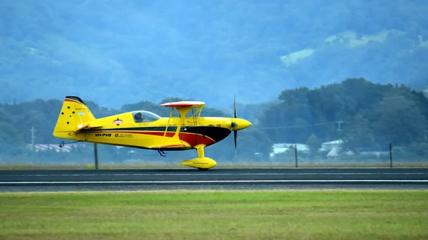 Paul Bennet exibição aeróbica em Wolf Pitts Pro — Fotografia de Stock