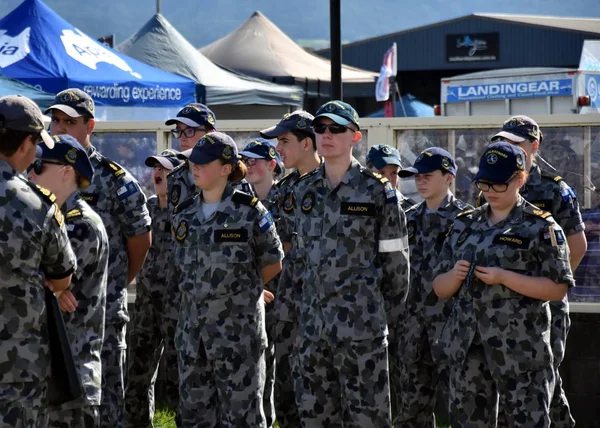 Cadetes de la Armada Australiana en la exhibición aérea — Foto de Stock