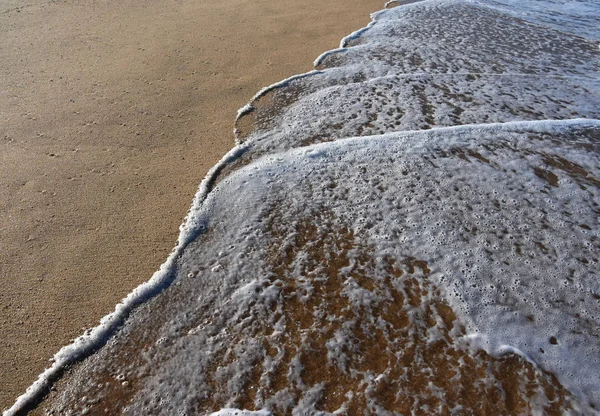 Sea wave on sand beach — Stock Photo, Image