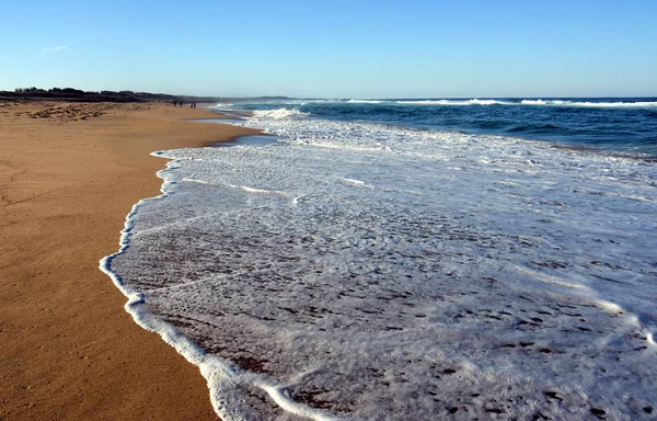 Sea wave on sand beach — Stock Photo, Image