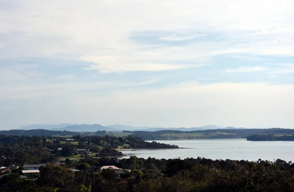 Uitzicht over het meer Coila richting Tuross Head — Stockfoto