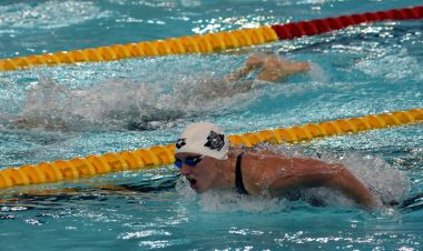 Olimpiya yüzücü Zsuzsanna Jakabos