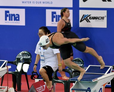 Rekabetçi yüzücü Katinka Hosszu