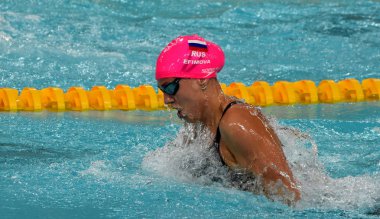 yüzücü Yuliya Efimova
