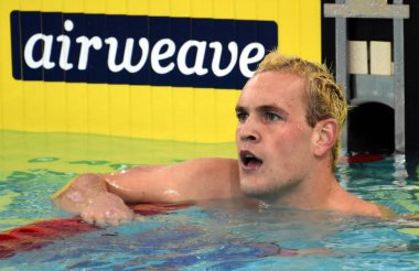 Yüzücü Peter Bernek  