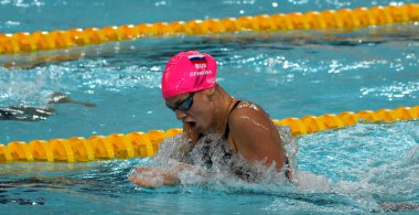 yüzücü Yuliya Efimova