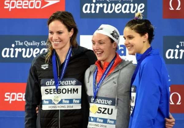 Nadadores SEEBOHM Emily, Katinka HOSSZU y ZEVINA Daryna — Foto de Stock