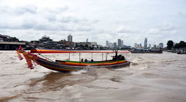 Tekne Chao Phraya Nehri feribot