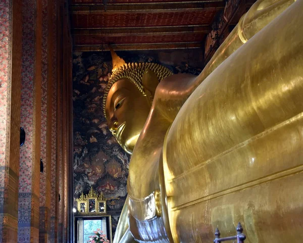 wat pho Tapınağı yatan Buda