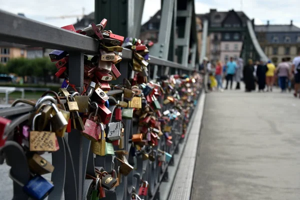 Eiserner Steg demir köprü için renkli asma kilitler