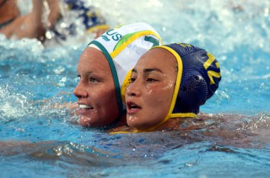 Mussarova Halil Webster Rowie ile savaşır