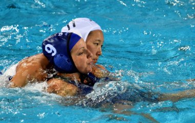 Toth Ildiko Tokumoto Marina ile savaşır