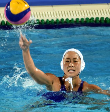 Suzuki Kotori ön eleme vuruyor