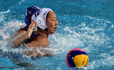 Gurisatti Greta Suzuki Kotori ile savaşır 