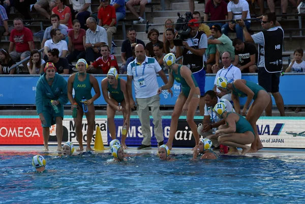 Het Australische vrouwen waterpolo team in de pauze — Stockfoto