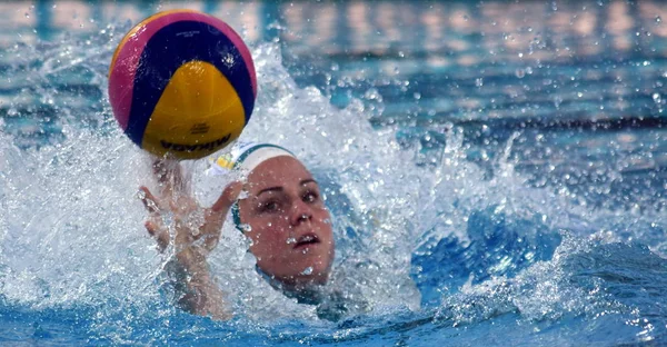 Bishop Isobel waterpolo oyuncu 