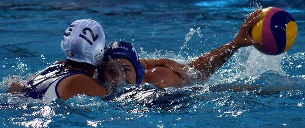 Bujka Barbara Suzuki Kotor ile savaşır