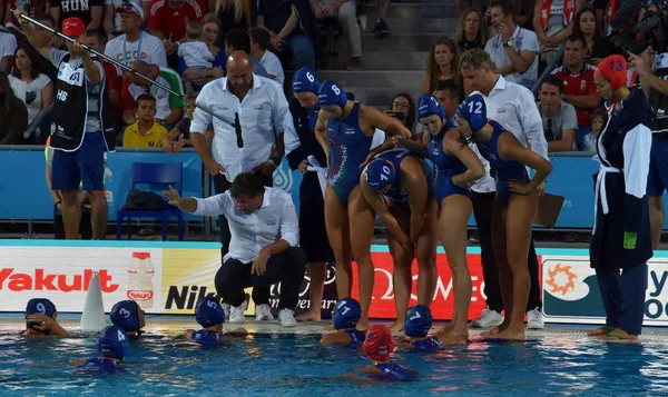 Drużyny waterpolo węgierski kobiety w przerwie — Zdjęcie stockowe