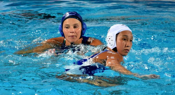 Illes Anna Sakanoue Chiaki ile savaşır