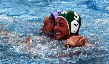 Ubovic Nemanja Brown Chris ile savaşır