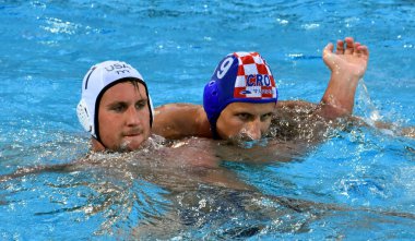 Sukno Roelse Alex karşı oynarken Sandro