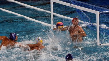 kaleci Nagy Viktor Avustralya karşı savunur