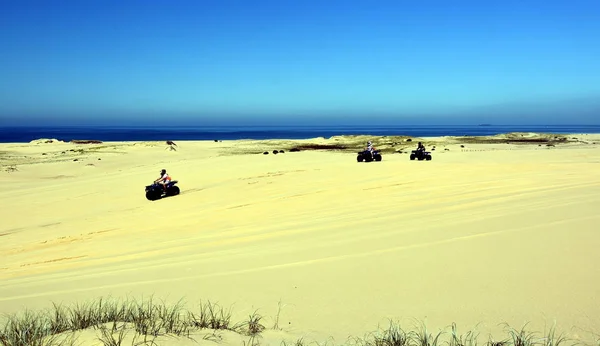 Felices Quads Conduciendo Dunas Arena Bahía Anna Newcastle Nsw Australia — Foto de Stock