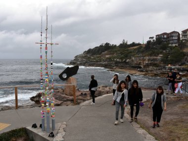 Sydney, Avustralya - 27 Ekim 2017. Tom de Munk-Kerkmeer: Mega piksel güç kulesi. Heykel deniz dünyanın en büyük ücretsiz kamusal alanlardaki eserlerinden sergiler..