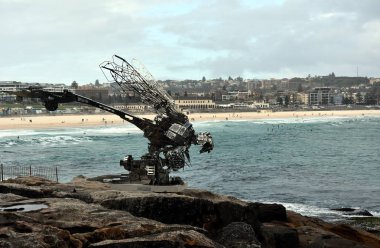 Sydney, Avustralya - 27 Ekim 2017. Xia asmak: Rangerer. Heykel deniz kenarında Coogee sahil yürüyüş için Bondi tarafından dünyanın en büyük ücretsiz kamusal alanlardaki eserlerinden sergiler.. 