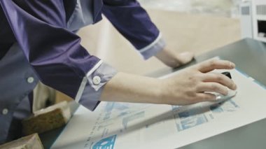 endüstriyel baskı işlemi - işçi monitörleri baskı kalitesi,
