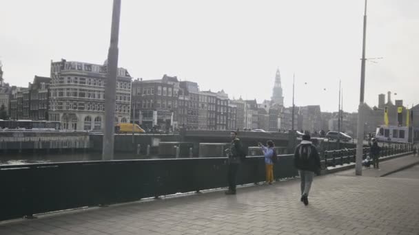 17 Outubro 2016, Amsterdã, Holanda, centro da cidade, turistas na rua, Holanda — Vídeo de Stock