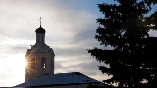 Igreja ortodoxa no pôr do sol de inverno, Rússia, lapso de tempo — Vídeo de Stock