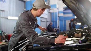 Araba - otomobil servisi hood için seyir tulum mekanik tamir