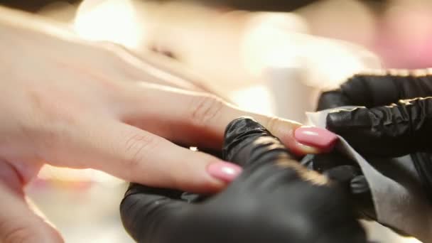 Studio di bellezza, manicure delle unghie, primo piano — Video Stock
