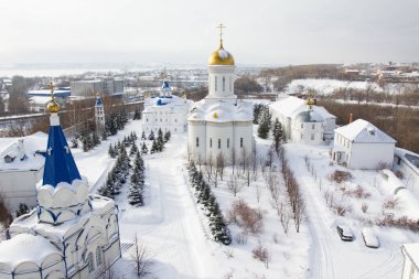 Kazan, Rusya Federasyonu, 9 Şubat 2017, Zilant Manastırı - en eski Ortodoks sanayi - tipik Rus peyzaj, geniş açı